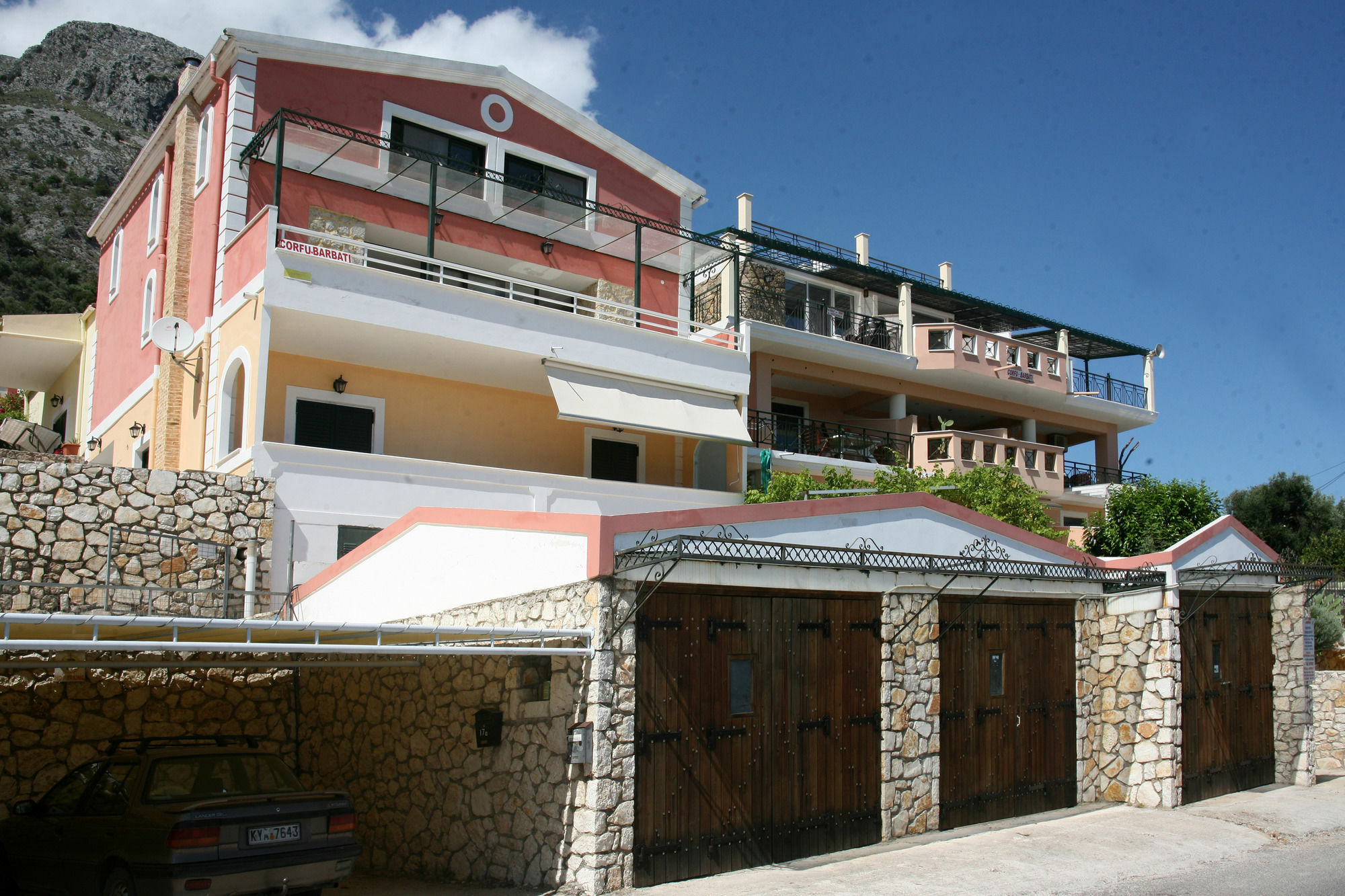 Sarakinos Apartments 巴尔巴蒂 外观 照片